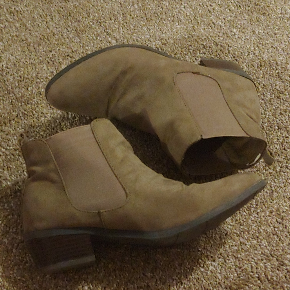 Chelsea boots